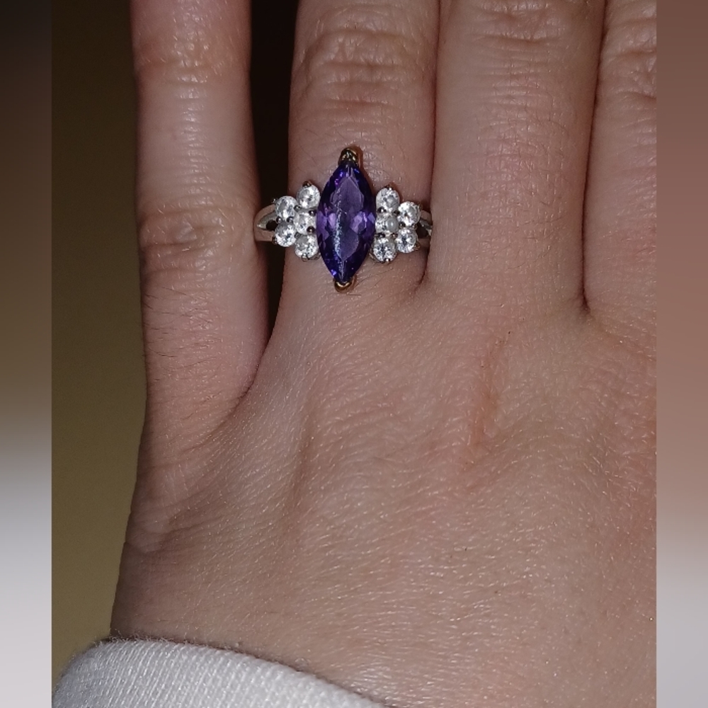 Tanzanian 10kt diamond ring